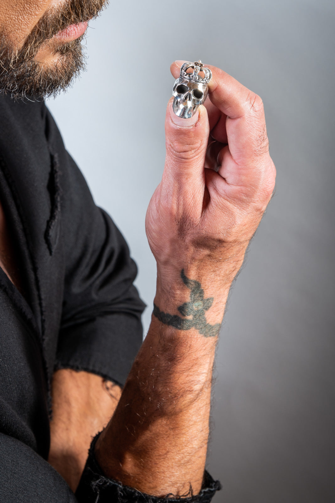 QUEEN FACETED SKULL
