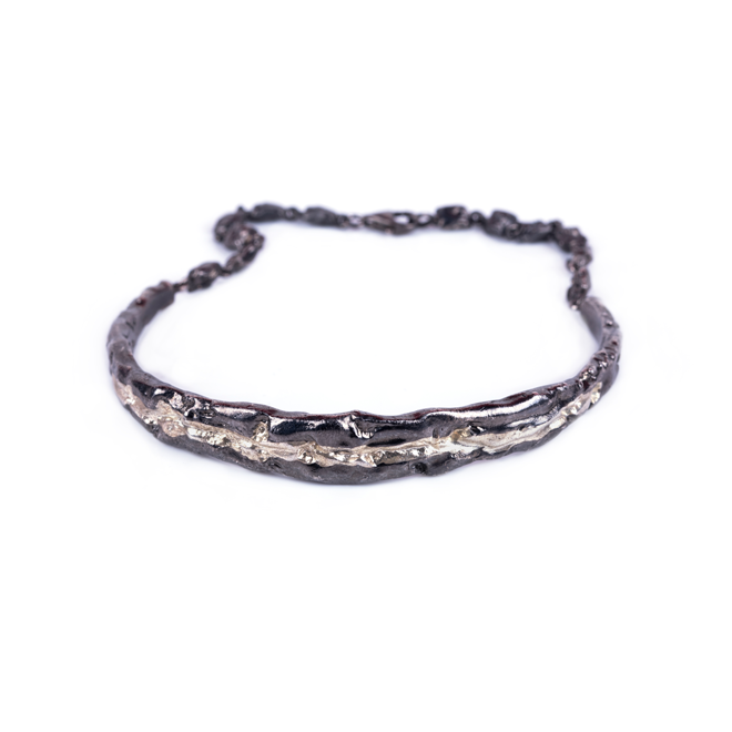 EARTHQUAKE WITH CHAIN