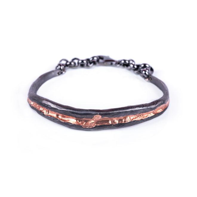 LAVA RIVER WITH CHAIN